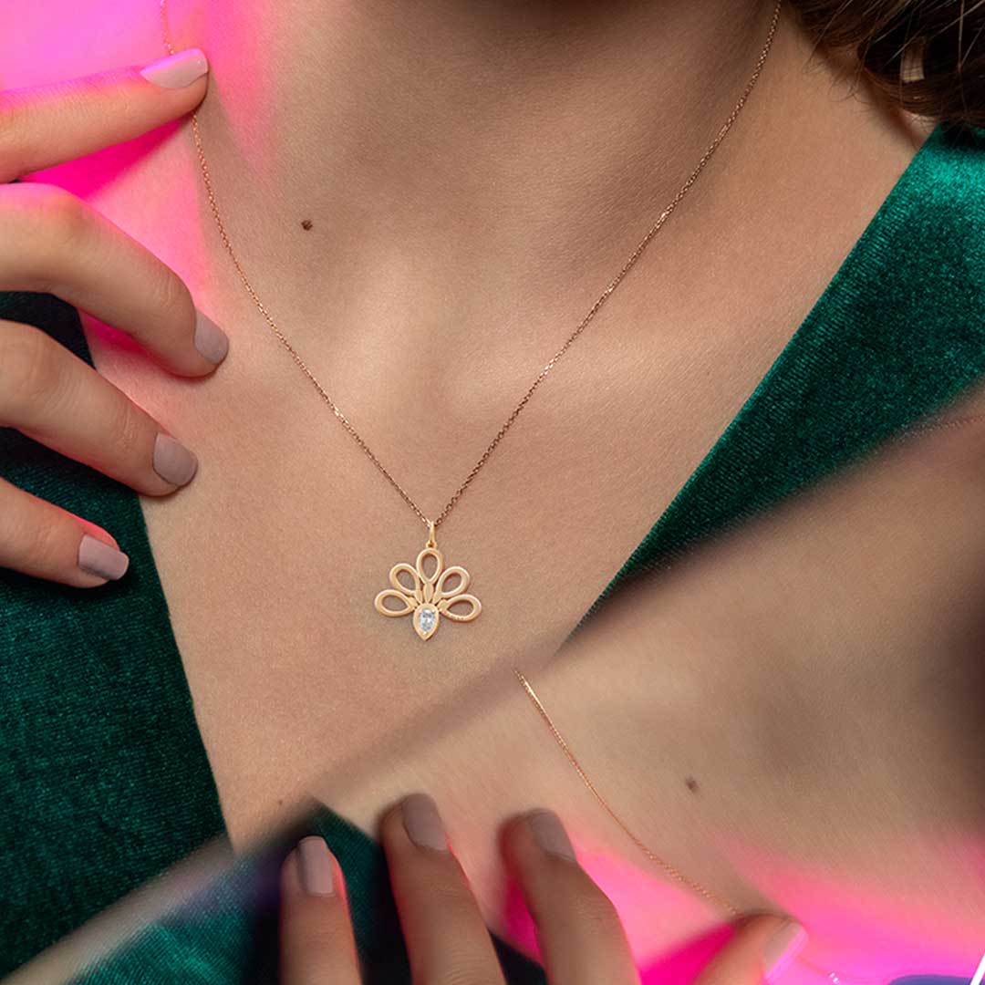 Pavona Diamond Necklace