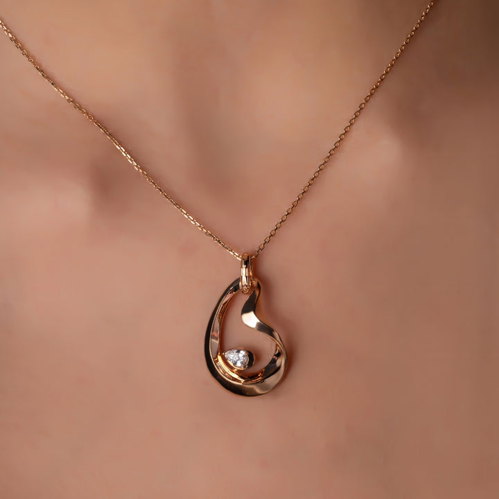 PERA NECKLACE WITH PEAR DIAMOND